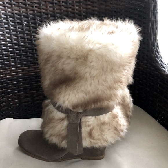 BCBGENERATION Brown Suede Faux Mink Fur FREESIA Wedge Boots - Picture 4 of 16